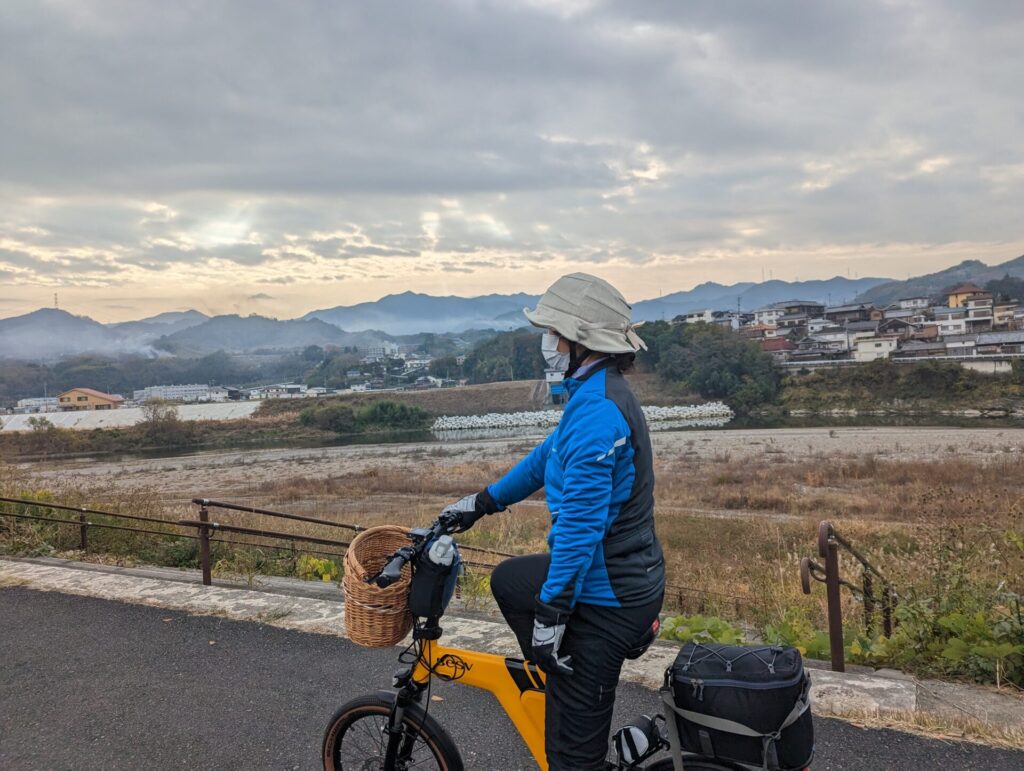 新品 オージーケーカブトOGKシクレ自転車用ヘルメット　チャコール　女性